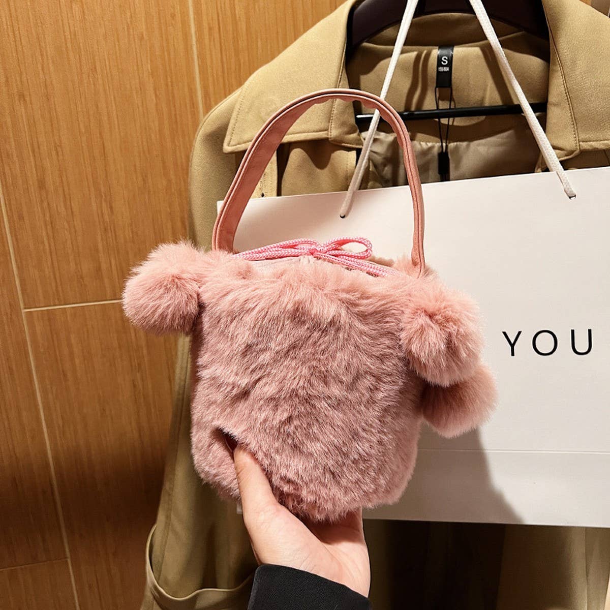 WINTER CROSSBODY DRAWSTRING PLUSH BUCKET BAG_CWAB3954