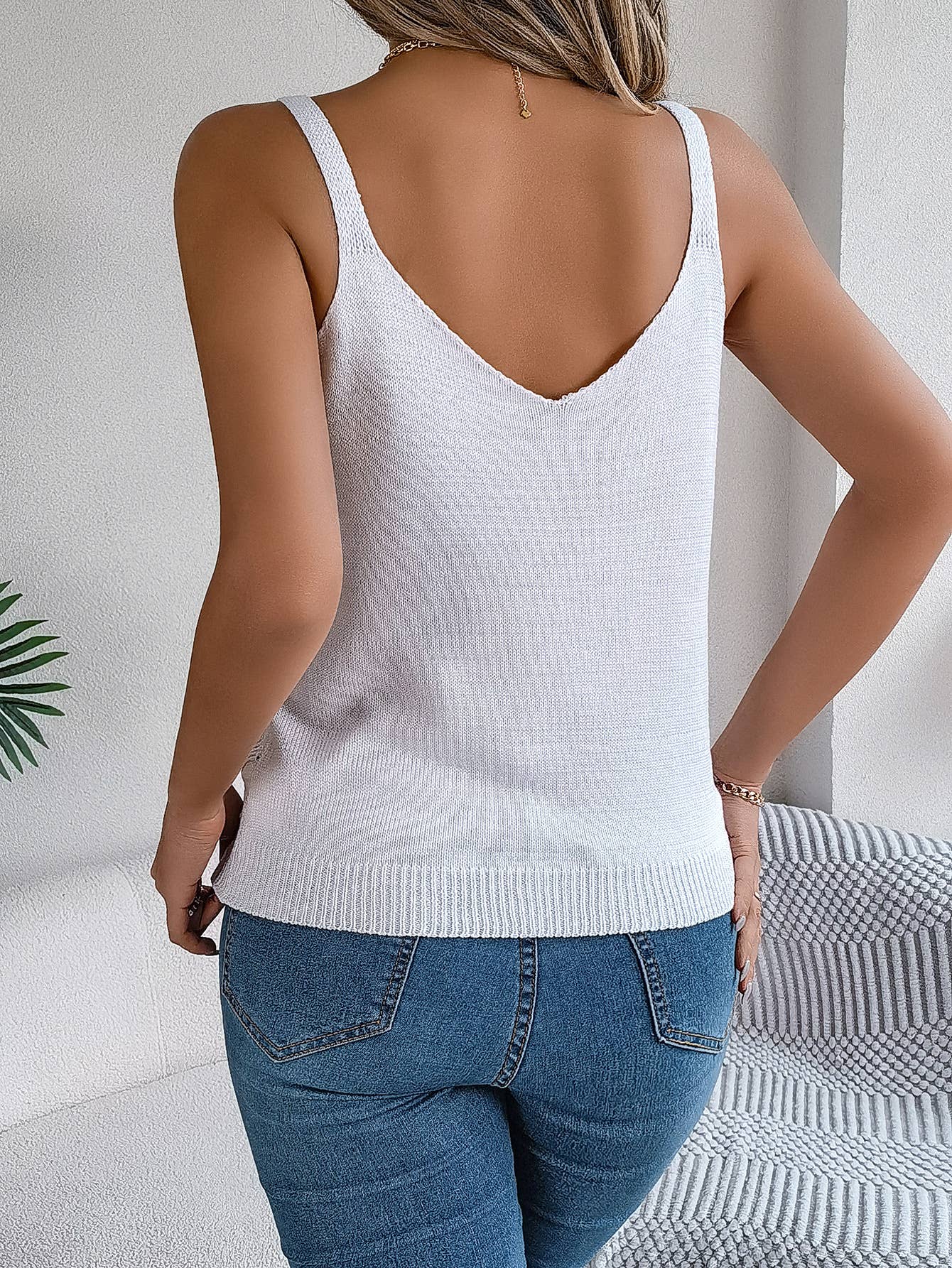 V-NECK HOLLOW METAL BUCKLE HALTER KNIT