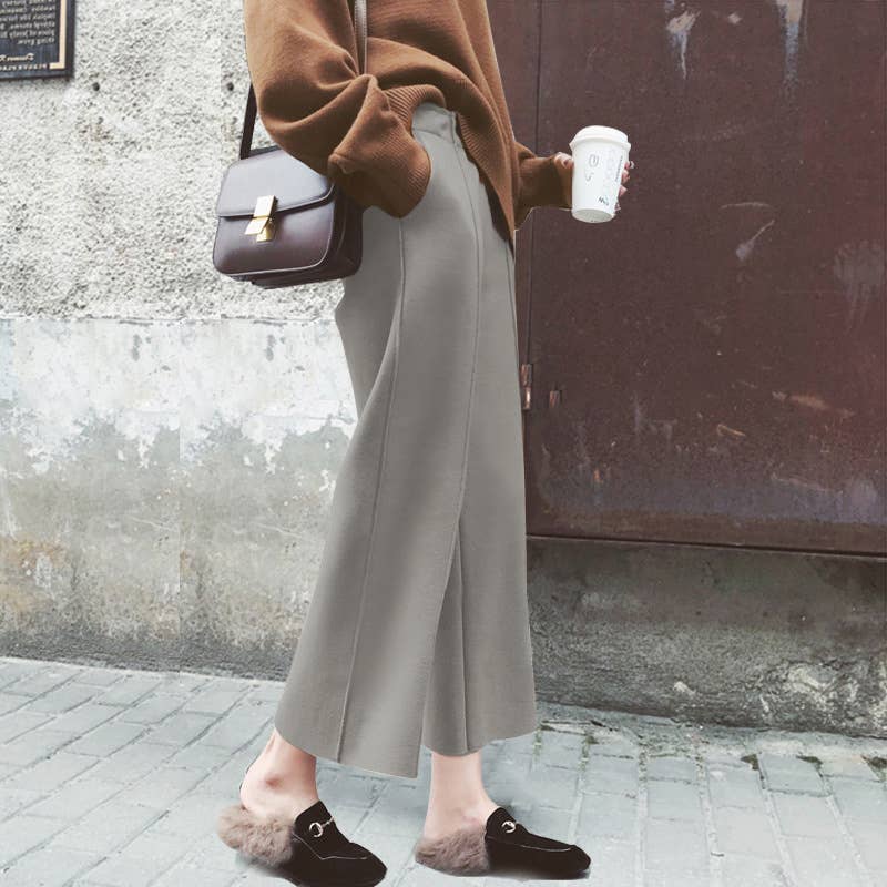 HIGH-WAISTED, LOOSE NINE-POINT STRAIGHT-LEG PANTS