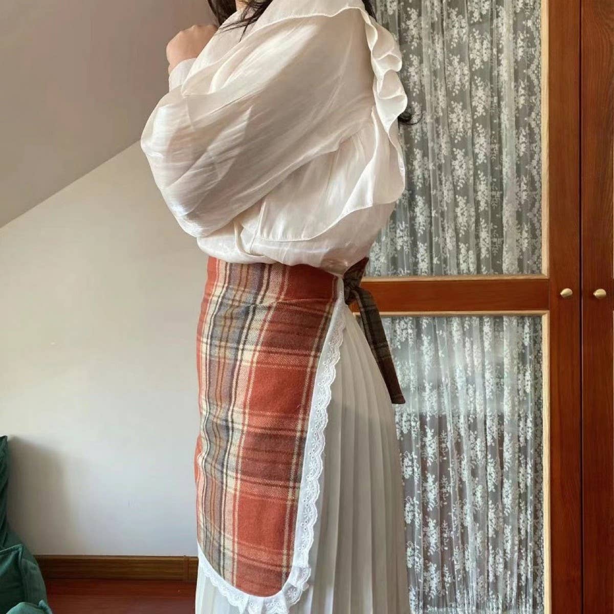 PLAID HALF-LENGTH COTTON LACE APRON_CWMM5837