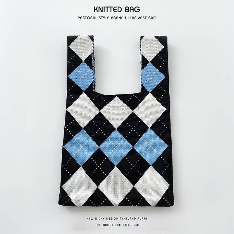 Heart-shaped color-blocked knitted handbag