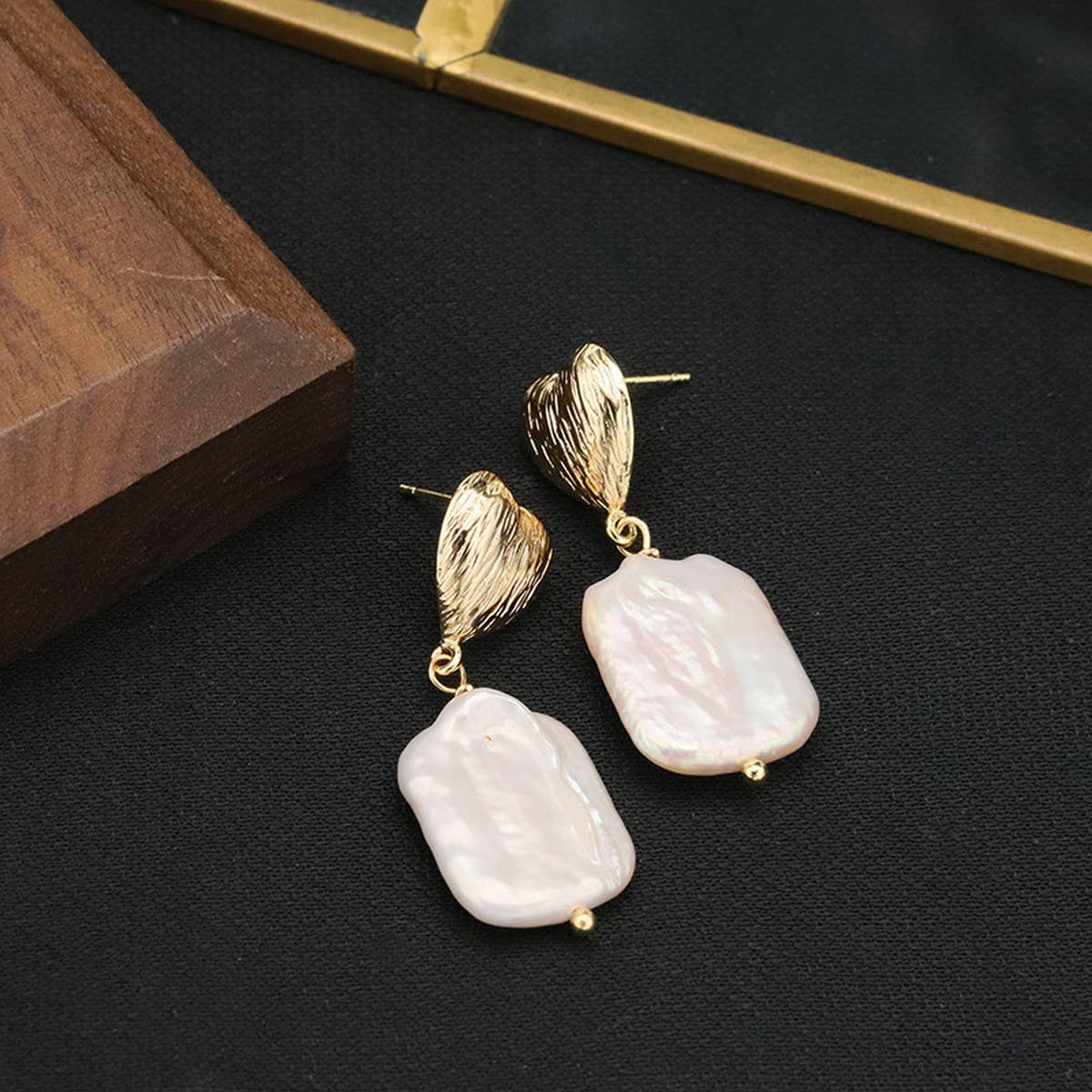 WOMEN'S HIGH-END NATURAL PEARL EARRINGS