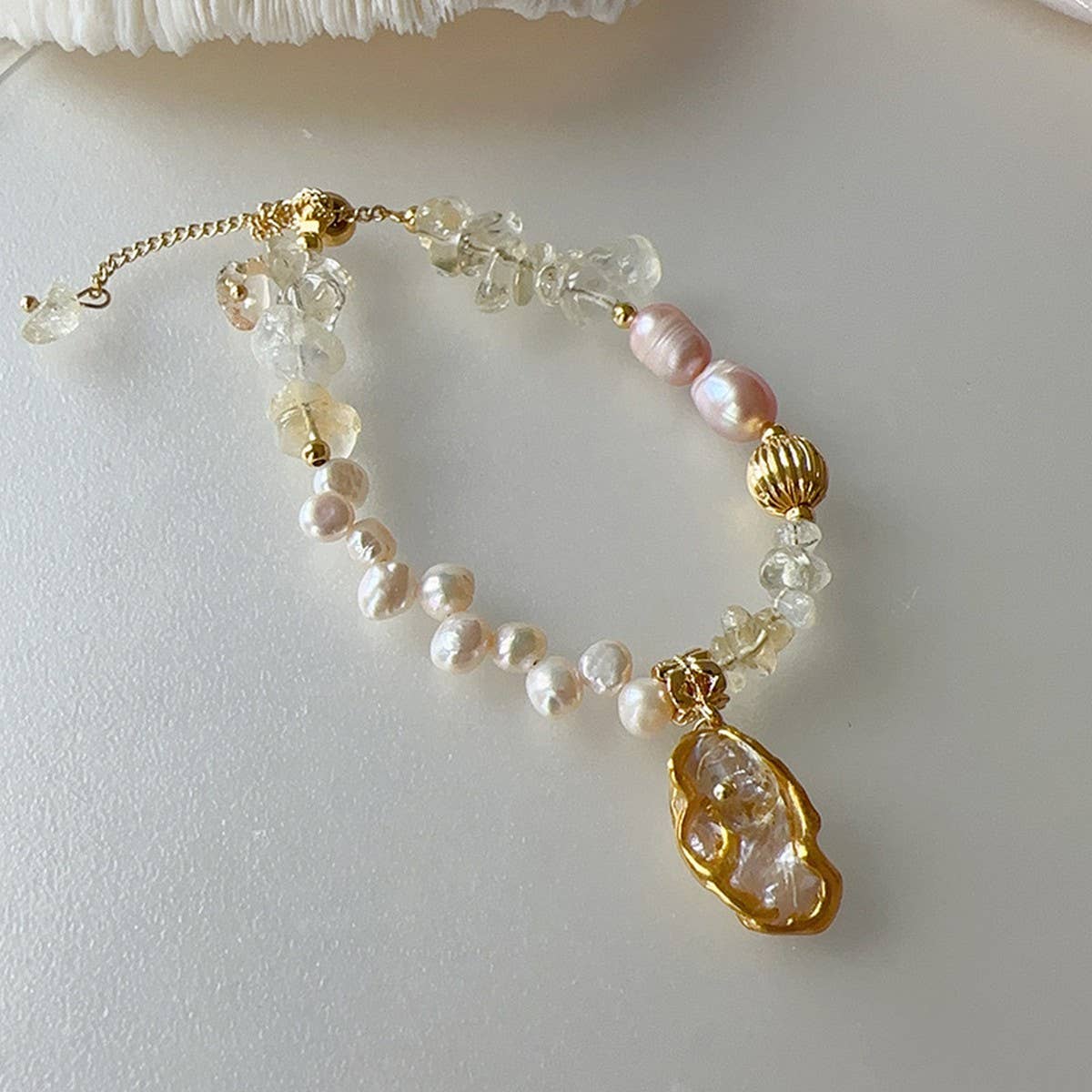 GLITTERING WAVE-SHAPED NATURAL PEARL SET