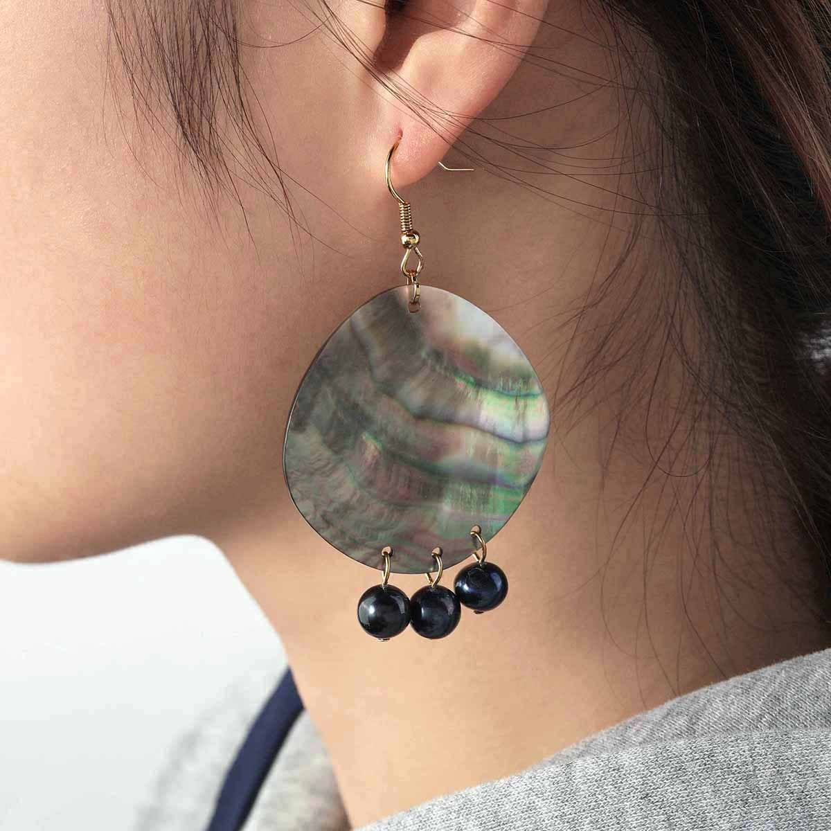 FASHION NATURAL MOTHER-OF-PEARL EARRINGS_CWMM4260