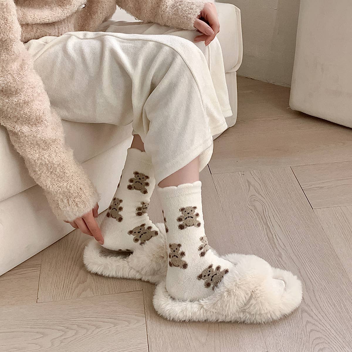 CUTE CARTOON THICK WARM BEAR SOCKS