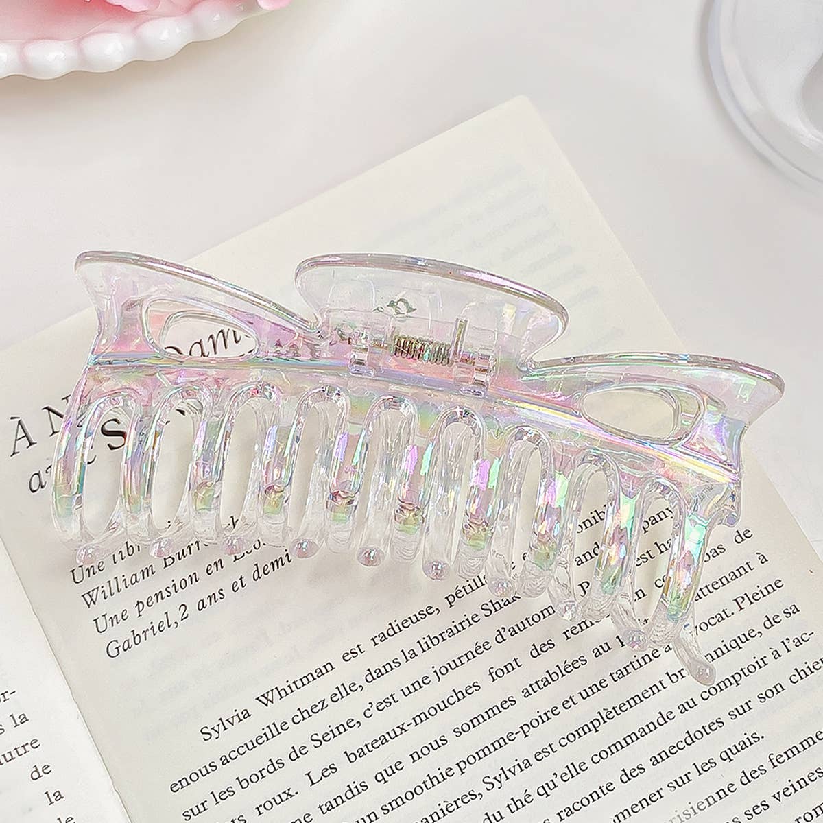 Pearlescent iridescent mermaid princess gripper