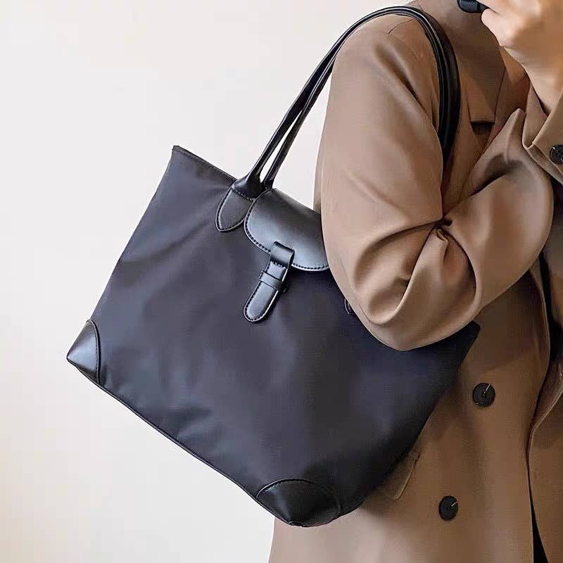 Single-shoulder commuting nylon fabric tote bag