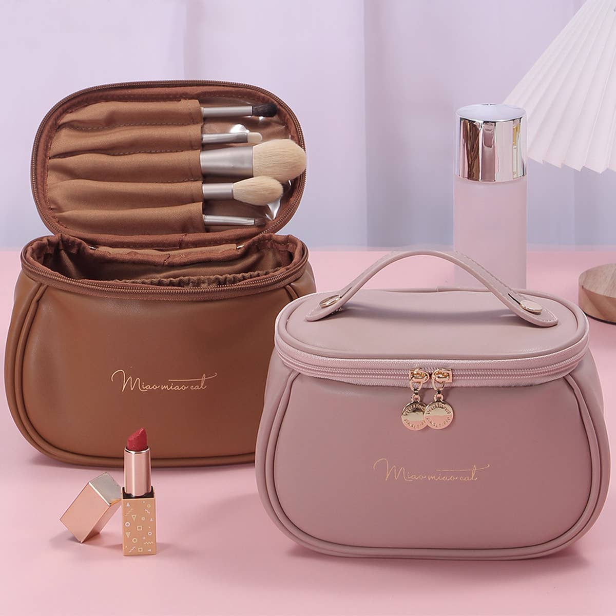 LETTER GRAPHIC PU MAKEUP BAG_CWAB0547