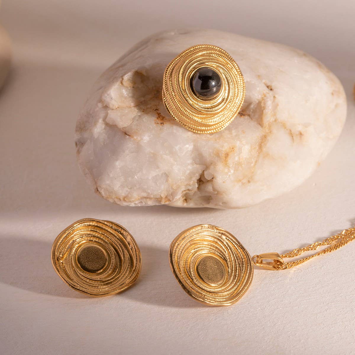 RETRO COIL HIGH-END LUXURY EARRINGS_CWAJE1371