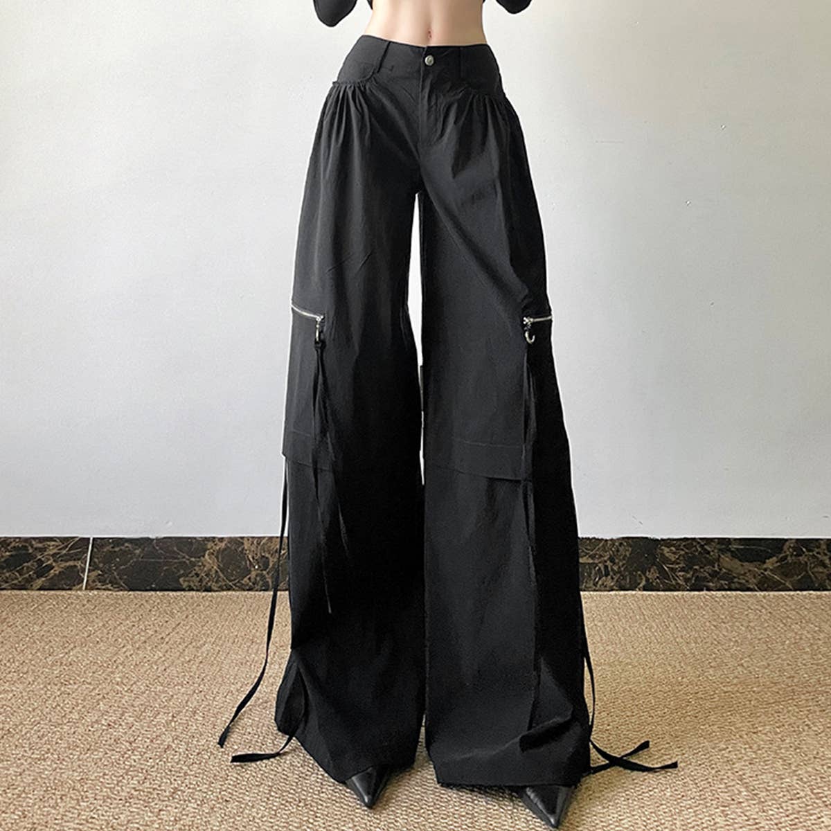 LOOSE STRAIGHT LEG PANTS WITH MULTI-POCKET ZIPPER