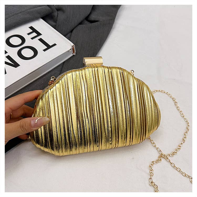Fashionable and niche glossy single-shoulder bag