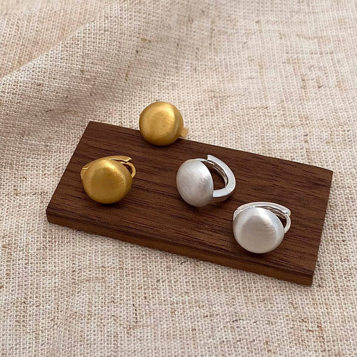 RETRO AND VERSATILE HIGH-END BRUSHED EARRINGS_CWAJE3123