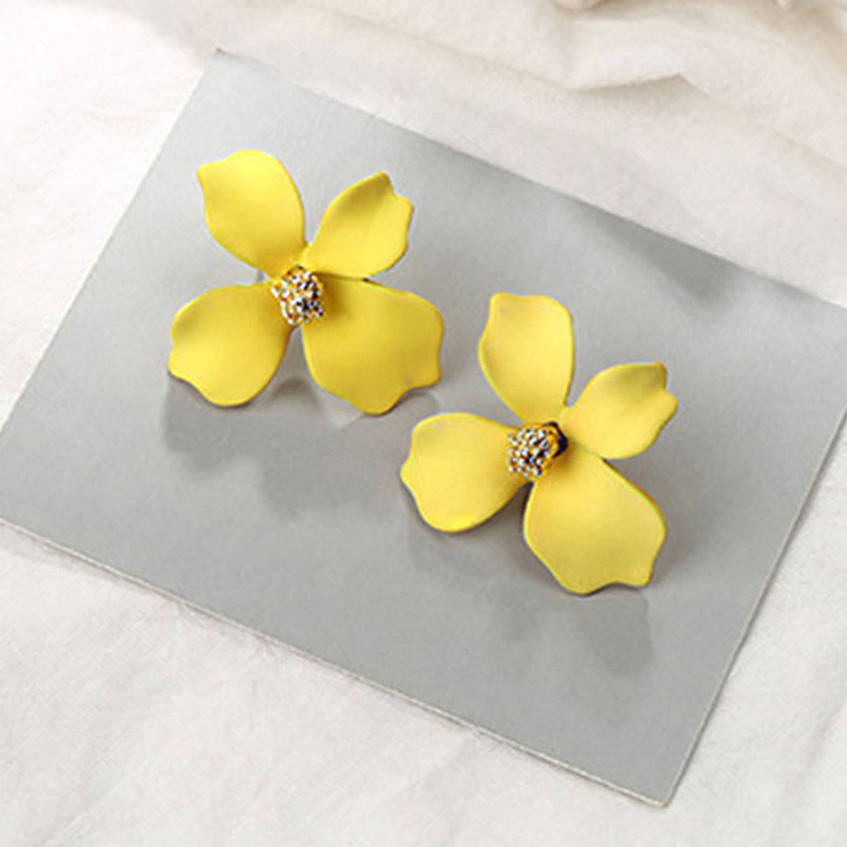 Multicolored irregular four-petal stud earrings
