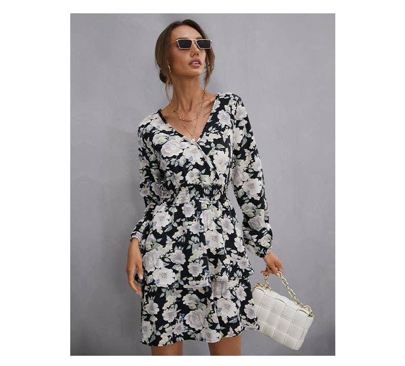 Slim-fit, slim-waist, long-sleeved dress