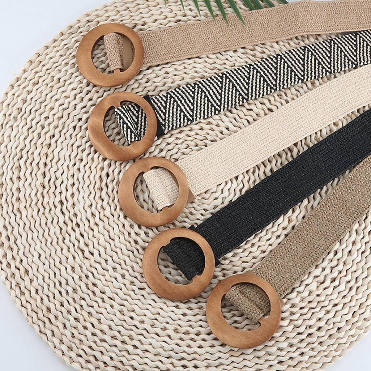 CWABE1176_ROUND WOODEN BUCKLE PP STRAW WOVEN BELT