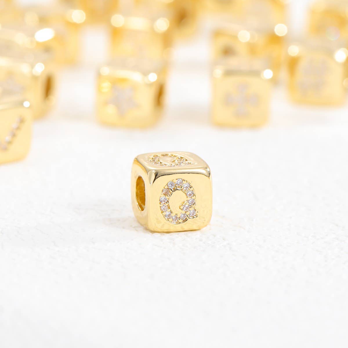 18K Gold-Plated Zirconia Dice Pendant Necklace_CWMM5876