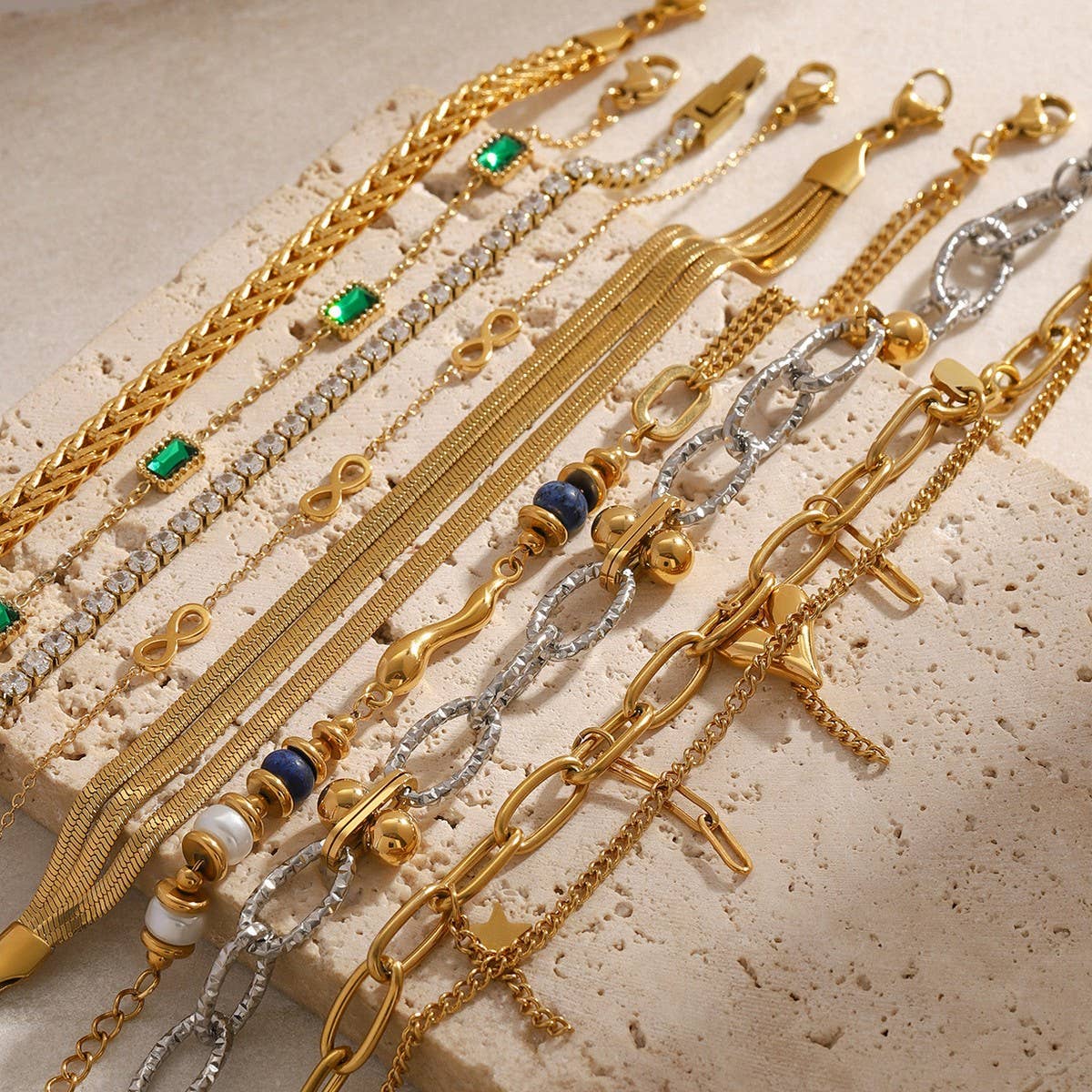 Zircon & Pearl Chain Bracelet in Stainless Steel_CWAJE4658