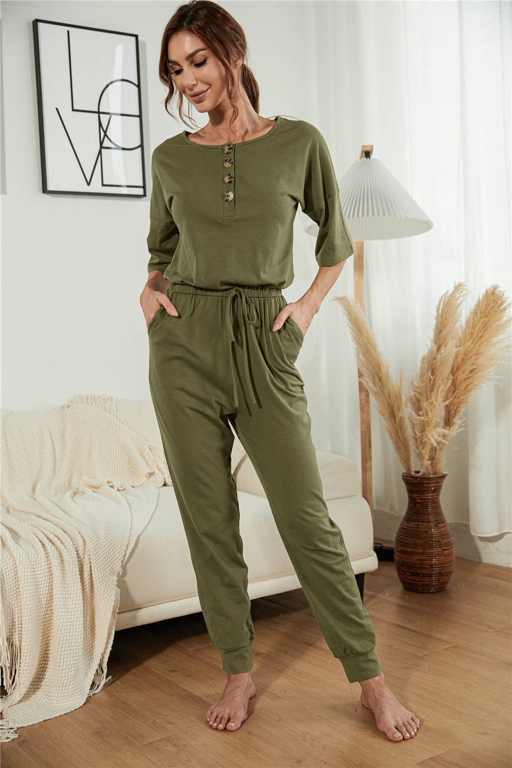 Sexy V-neck short-sleeved button-down jumpsuit