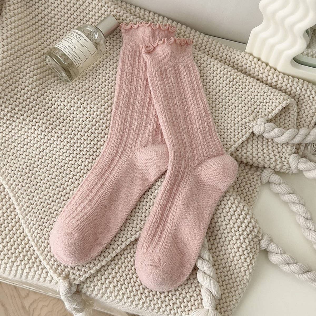 WARM SOLID COLOR RUFFLED CUTE MID-CALF SOCKS