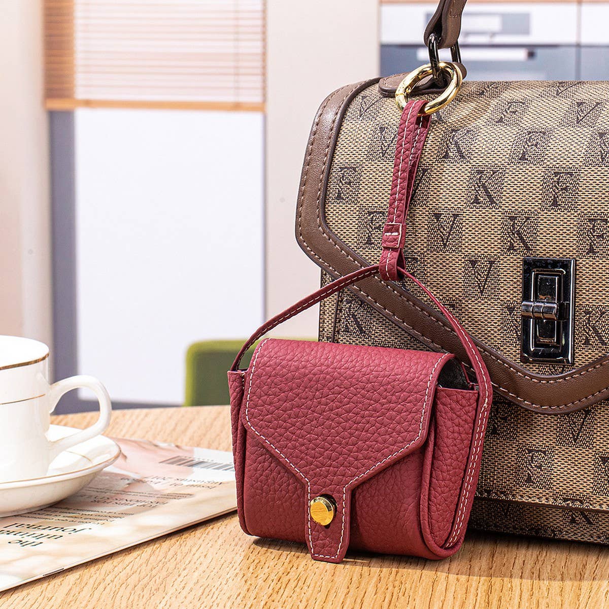 Mini Leather Earphone Case ? Multi-Use Pouch_CUAB00398