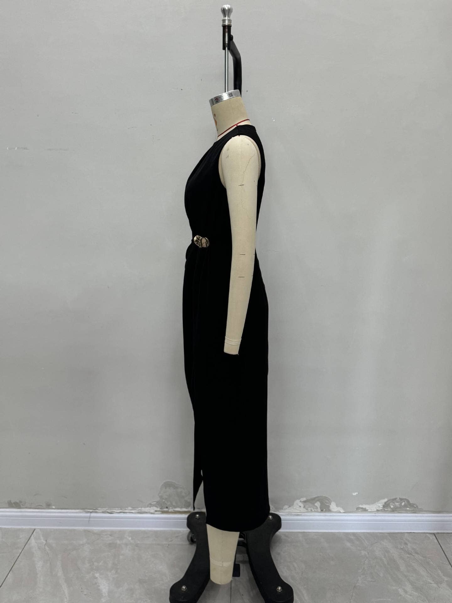 Split sleeveless casual solid-color long dress