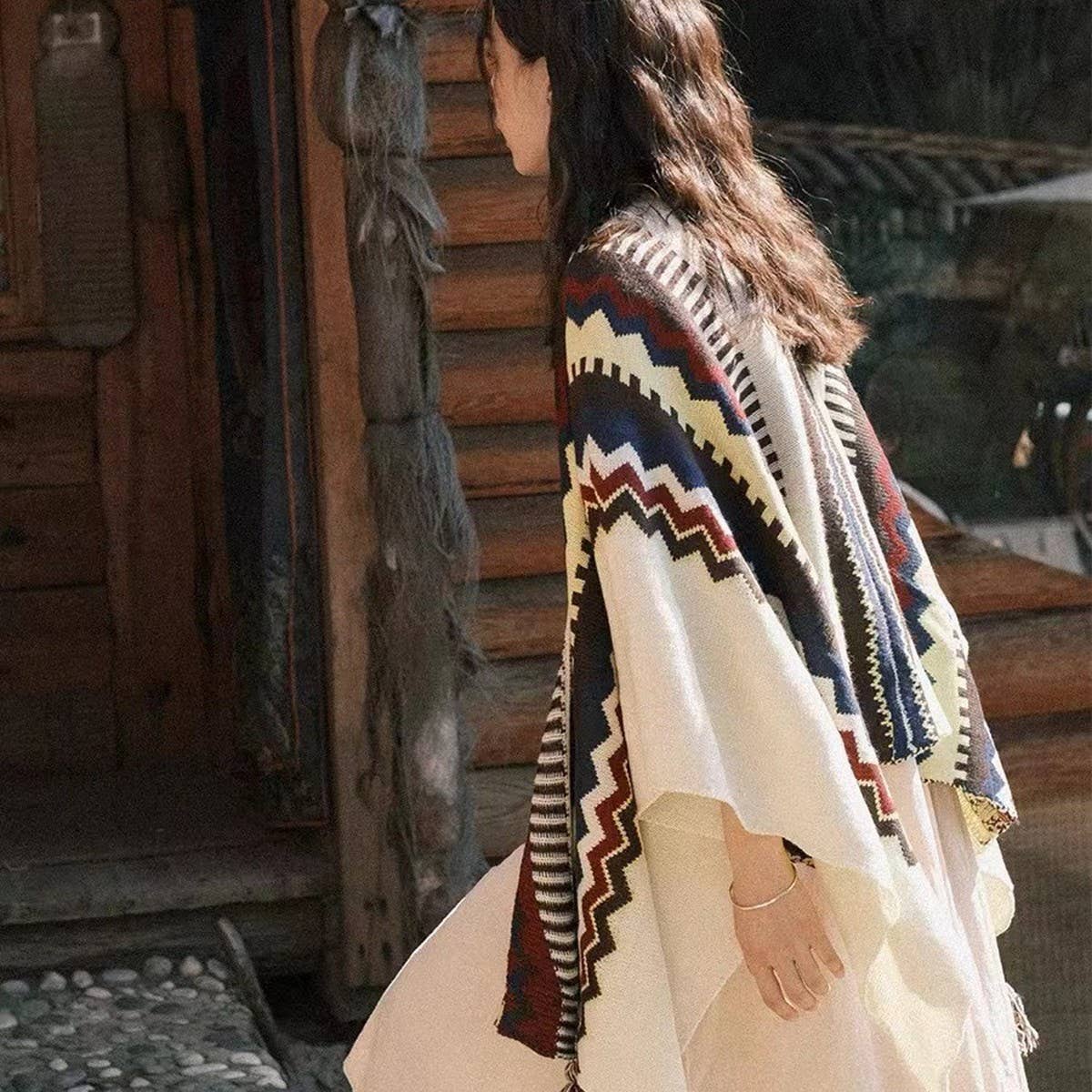 CWASC1796_BOHEMIAN FRINGE CAPE KNITTED ETHNIC STYLE SHAWL