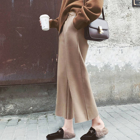 HIGH-WAISTED, LOOSE NINE-POINT STRAIGHT-LEG PANTS