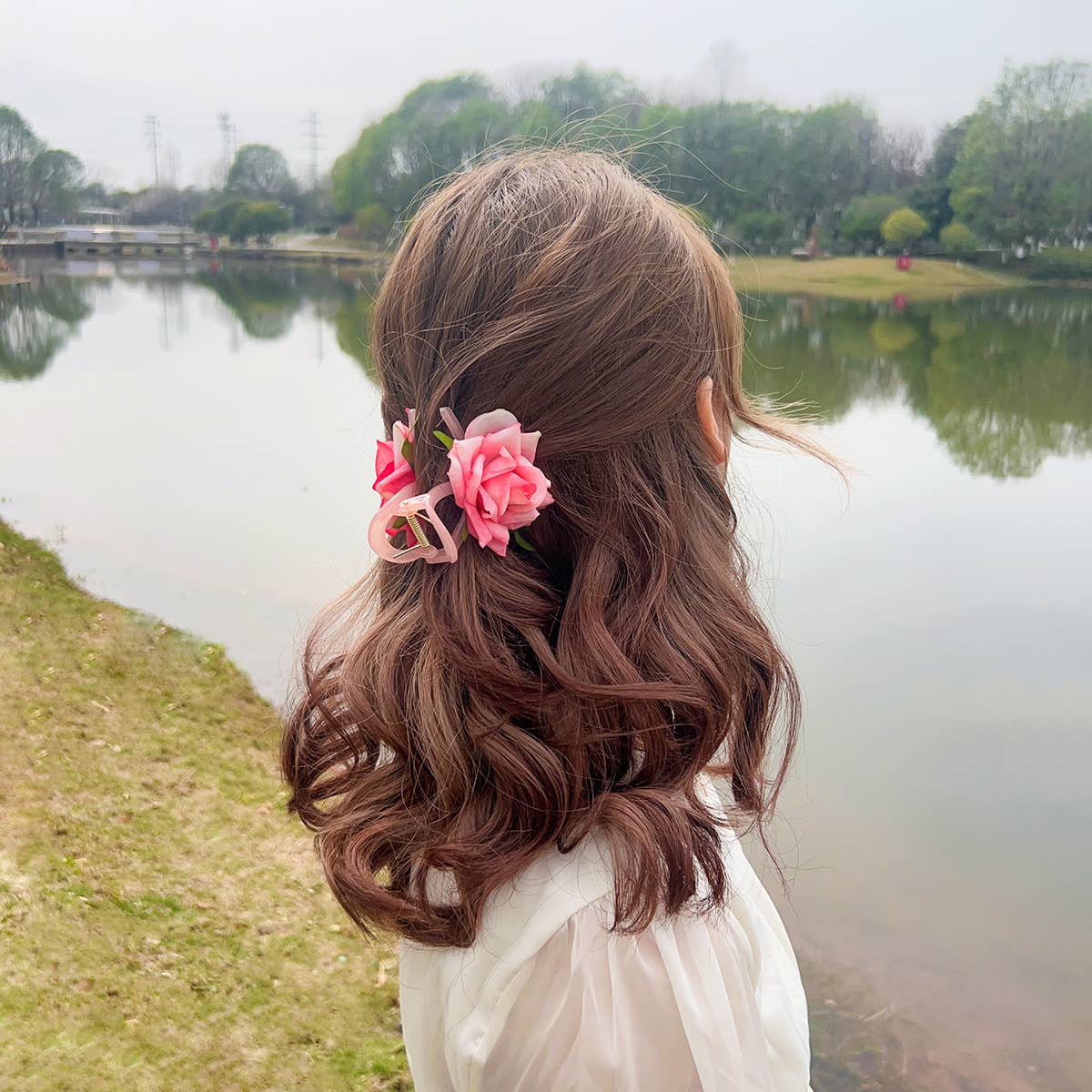 Dopamine-colored rose plastic hair clips