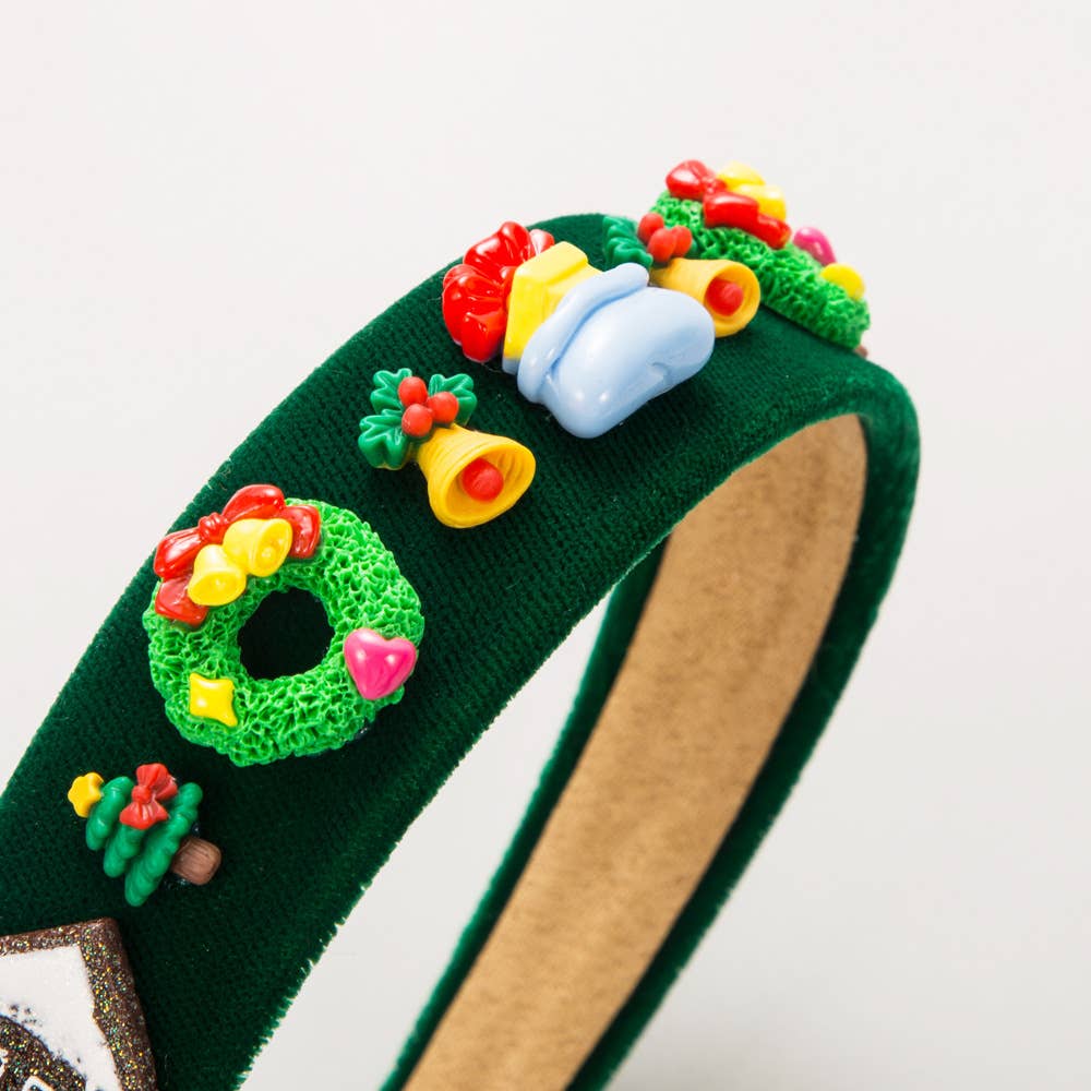 CHRISTMAS ACCESSORIES ARE SIMPLE AND VERSATILE