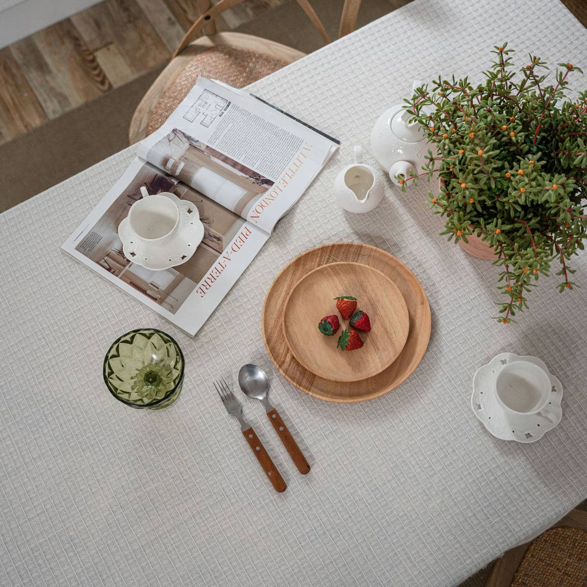 WAFFLE TASSEL SOLID COLOR DINING TABLE