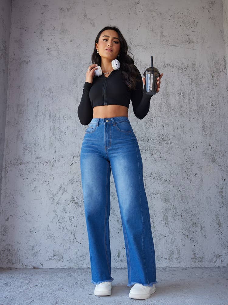 CASUAL WIDE-LEG JEANS WITH NO SPRING IN THEM