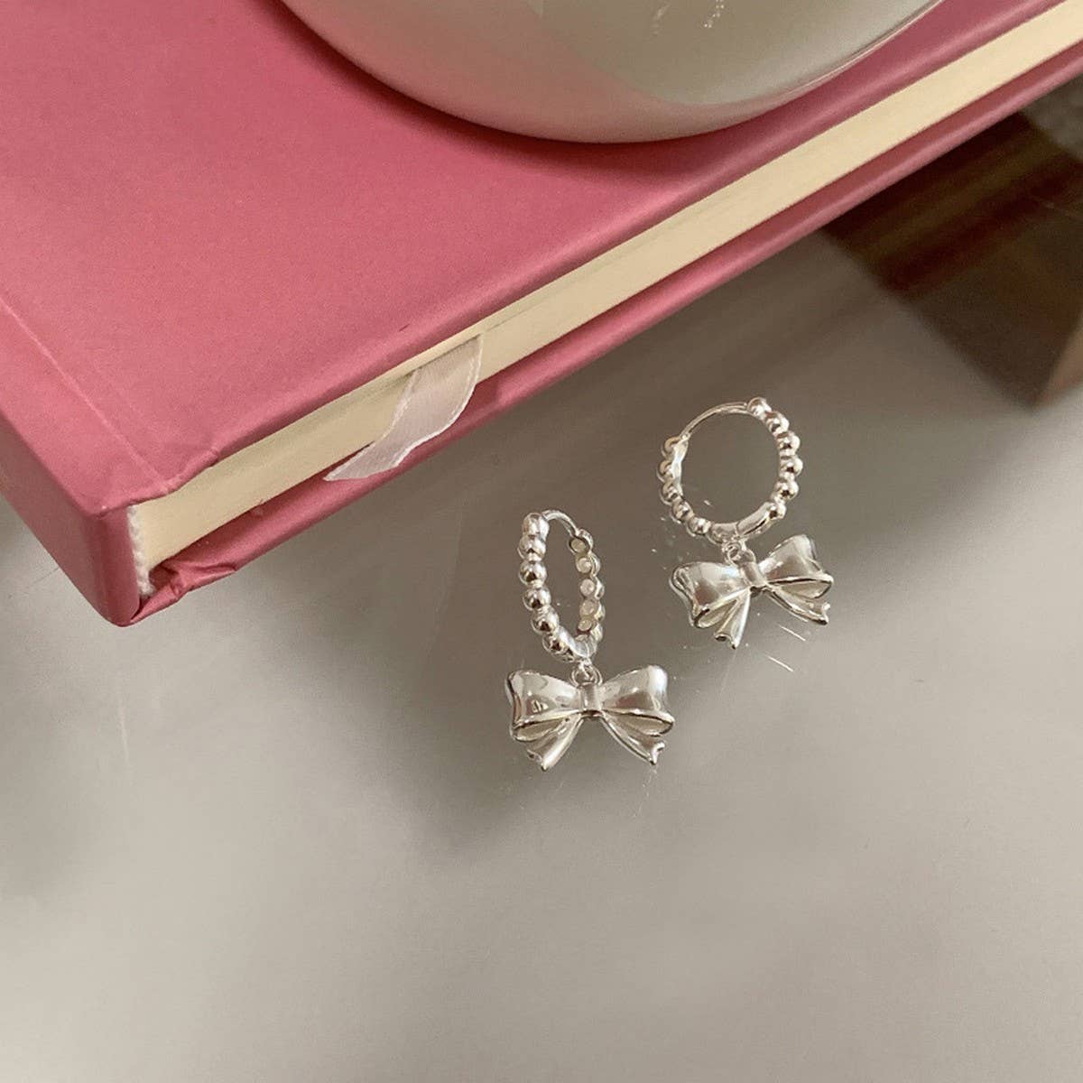 BOW FASHIONABLE AND ELEGANT EARRINGS FOR WOMEN_CWAJE2974