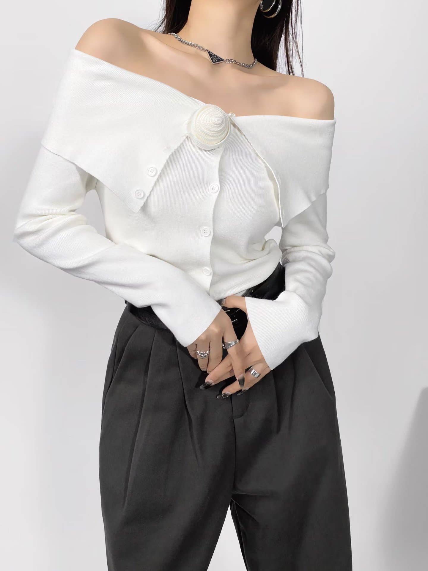 SOFT THREE-DIMENSIONAL FLOWER SLIMMING TOP