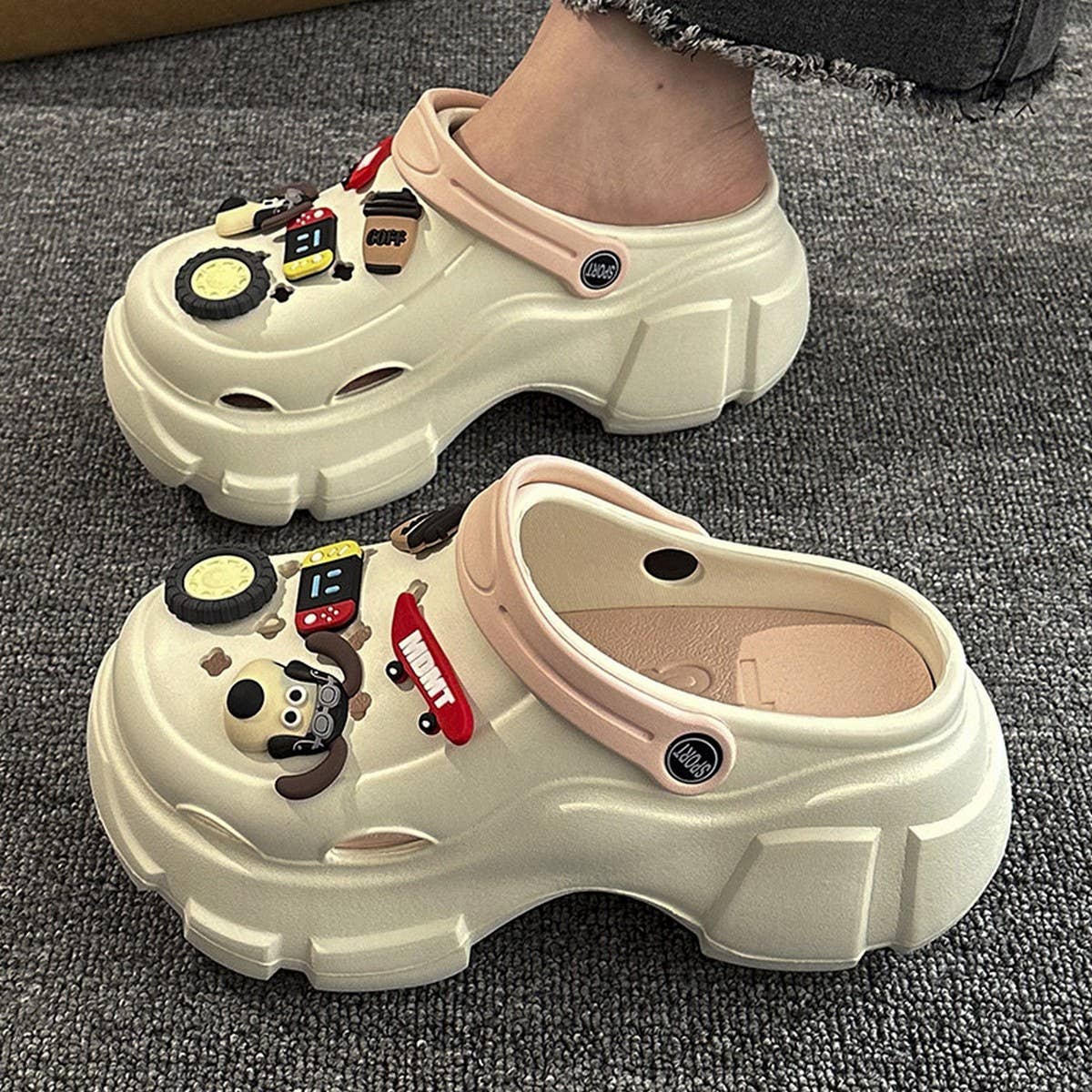 CASUAL CUTE AIRPLANE DUAL-PURPOSE HOLE SANDALS_CWSHS0815