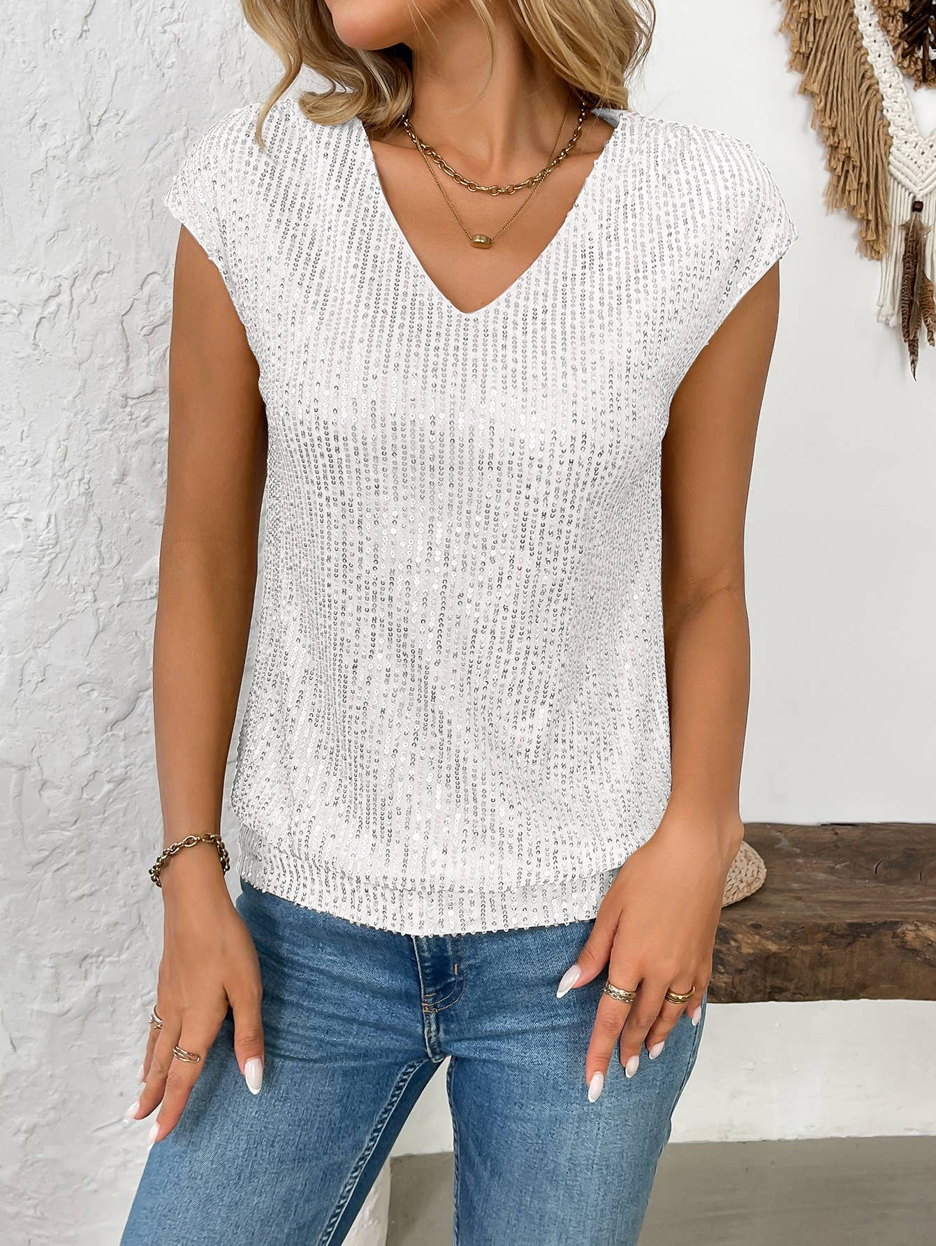 V-neck sequined short-sleeved slim-fit top
