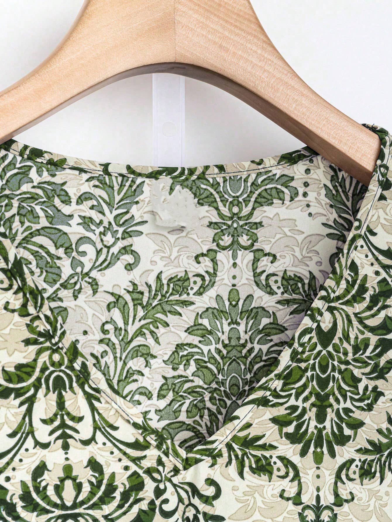 Solid color pantsuit lotus sleeve printed top