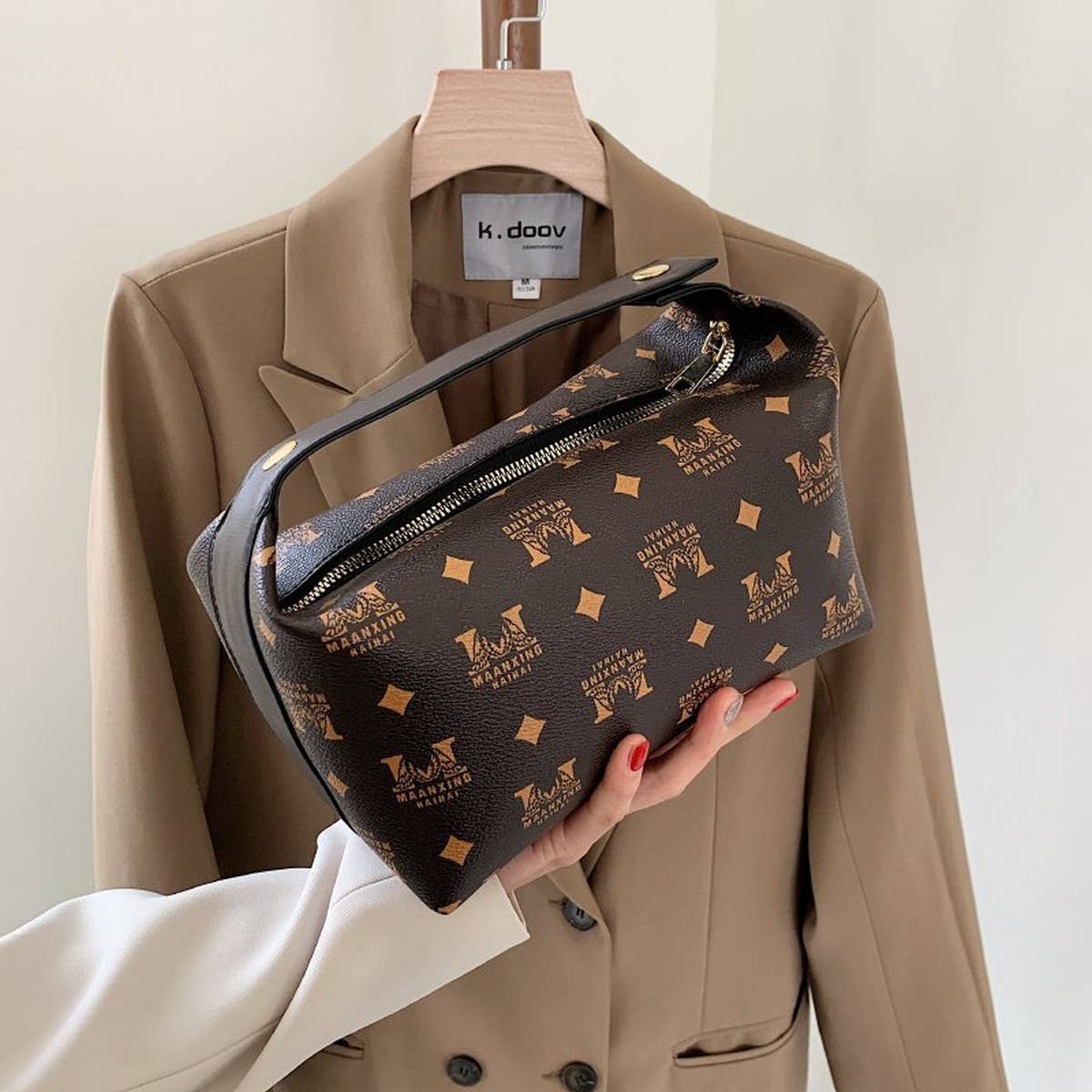 NEW ARRIVAL HIGH-END FASHION PORTABLE COSMETIC BAG_CWAB4389