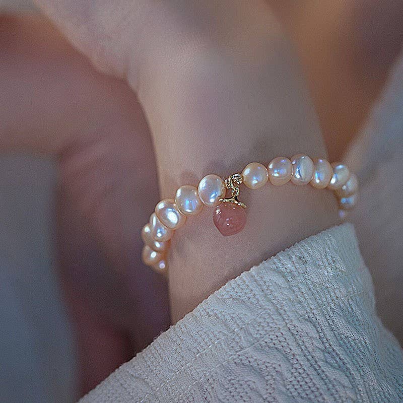 Freshwater pearl bracelet made of broken silver