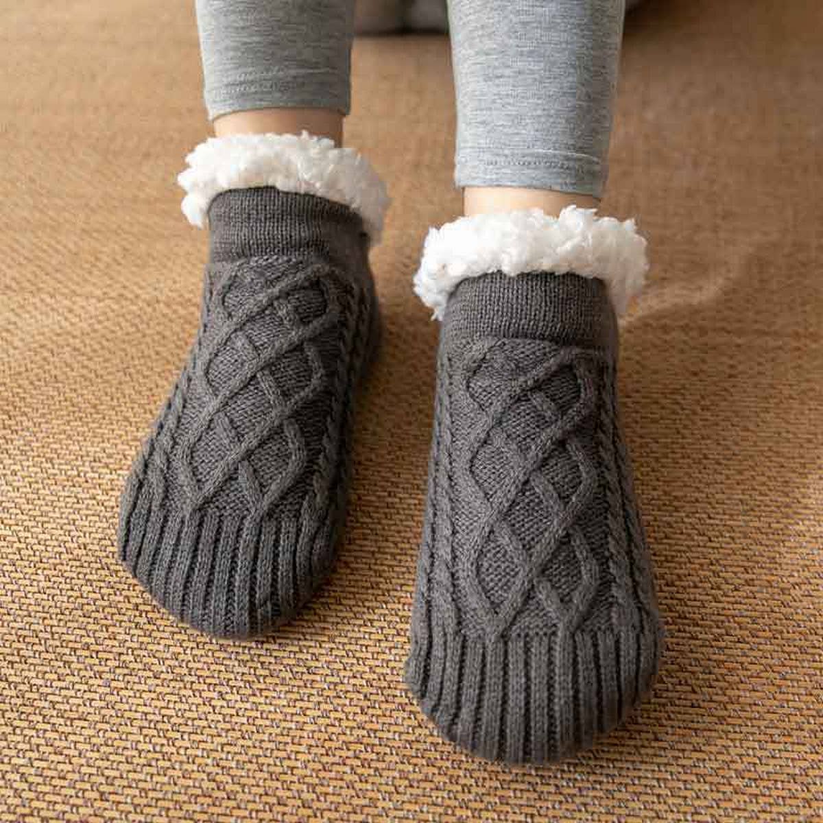 WARM SLEEPING CARPET SOCKS PLUSH INDOOR SLIPPERS