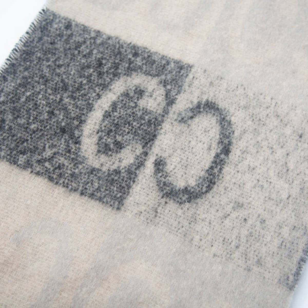 Letter Jacquard Scarf ? Winter Short Fringe Wrap