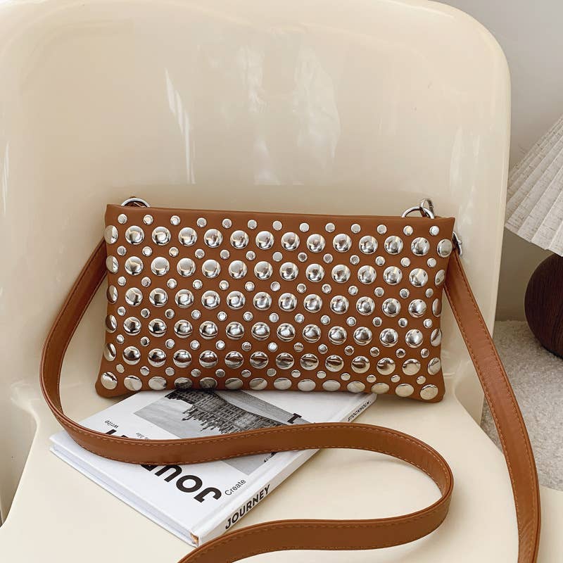 Personalized trendy riveted single-shoulder bag