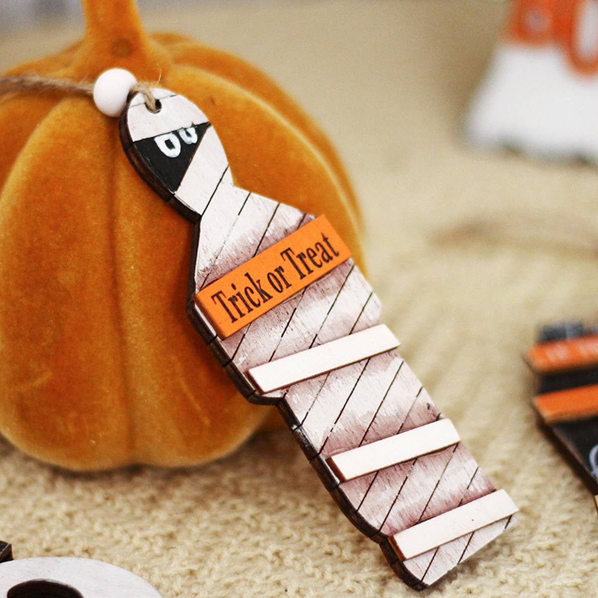 Ins-Style Painted Halloween Ghost Skull Decor_CWAJE05359