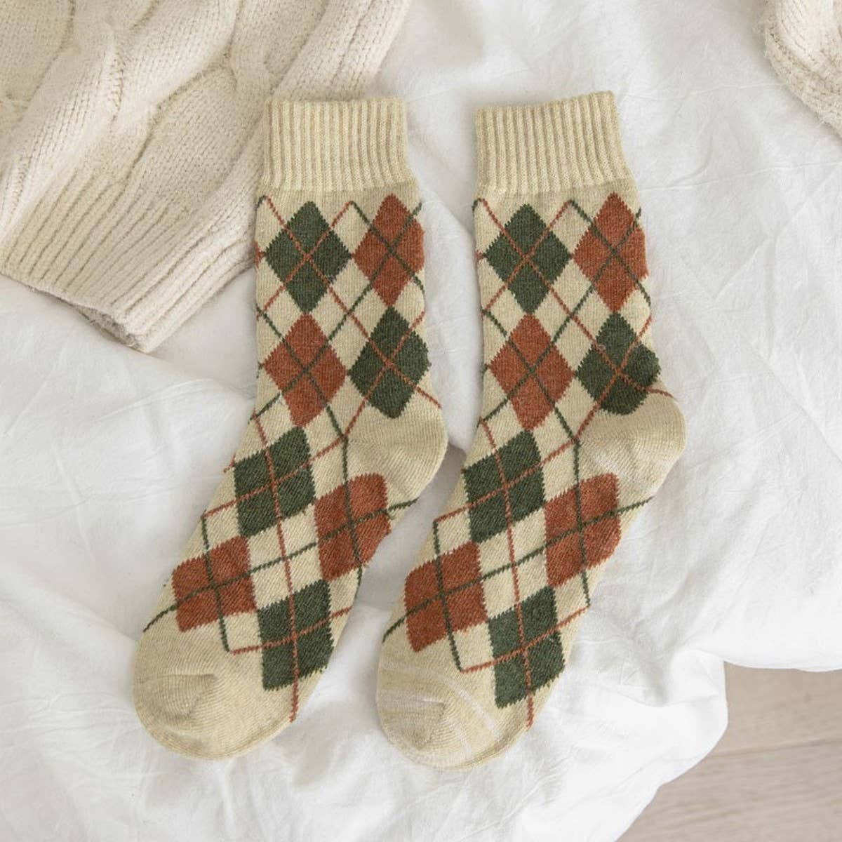 DIAMOND CHECK WARM RETRO MID-CALF SOCKS