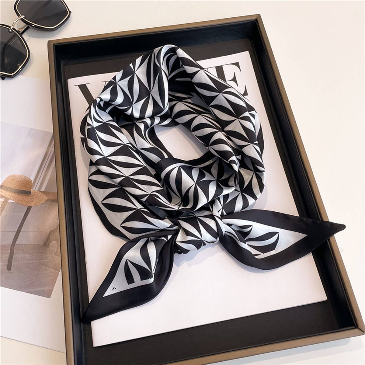 FASHIONABLE AND VERSATILE DOUBLE-LAYER HEAD SCARF_CWASC1513