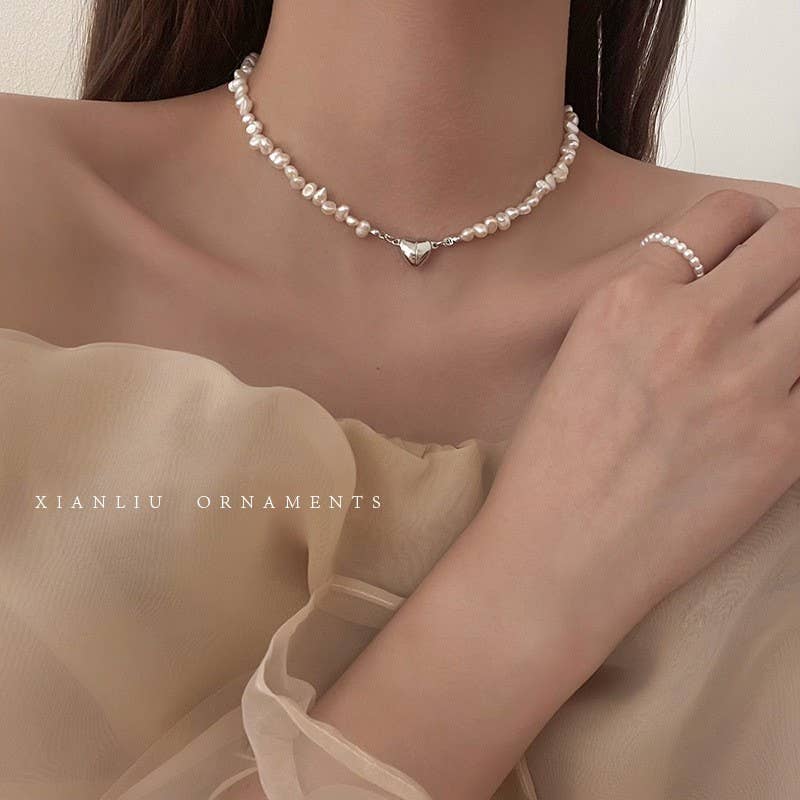 Fashionable Bahak freshwater pearl necklace
