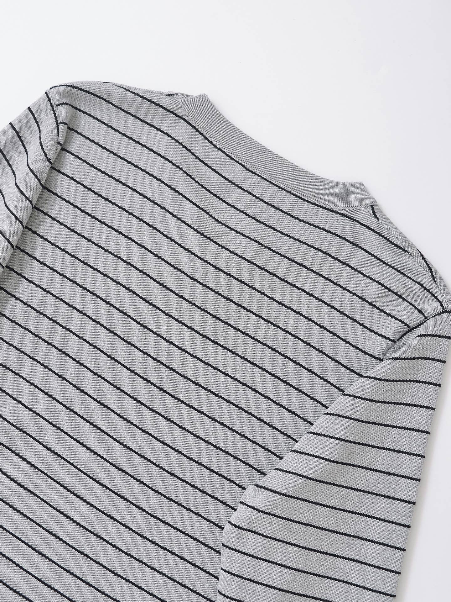 SLIM LONG-SLEEVED STRIPED STRETCH SWEATER