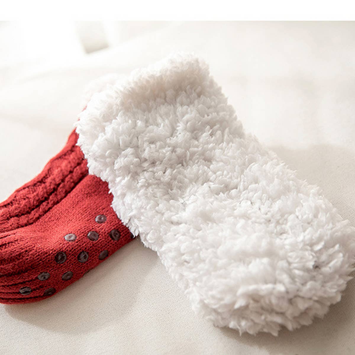 WARM SLEEPING CARPET SOCKS PLUSH INDOOR SLIPPERS
