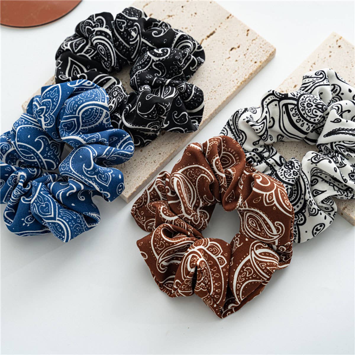 PAISLEY PRINT SCRUNCHIES_CWAHA0351