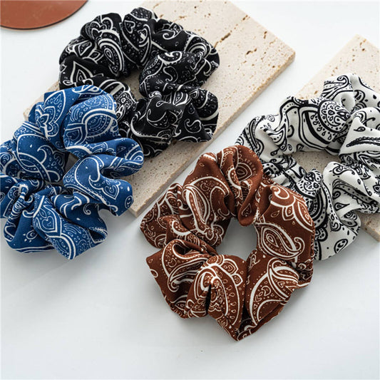 PAISLEY PRINT SCRUNCHIES_CWAHA0351