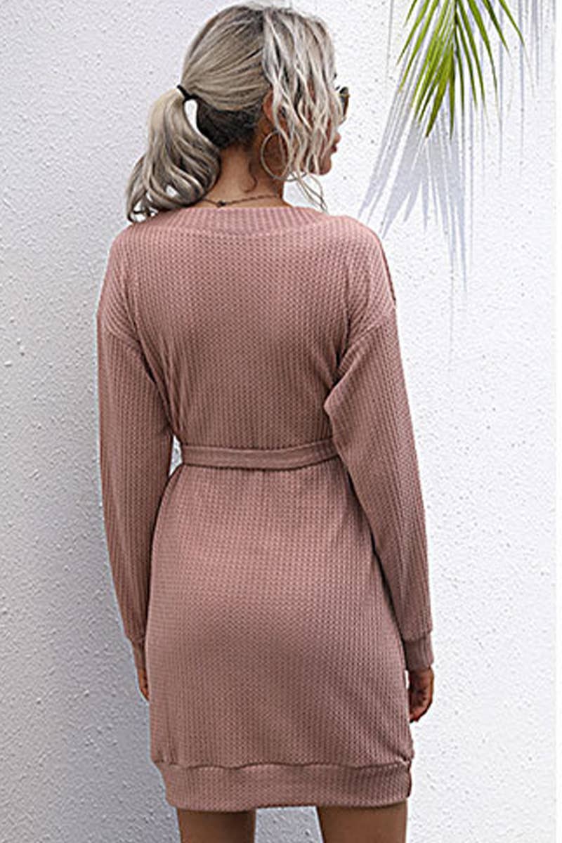 V-neck mid-length long-sleeved knit dress